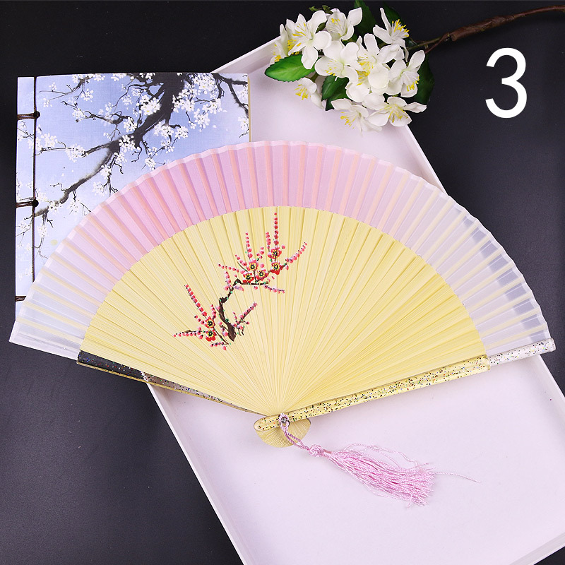 Fan de bambú pintado a mano Hanfu antiguo ventilador chino con estudiantes de danza esculpido fábrica de ventiladores al por mayor