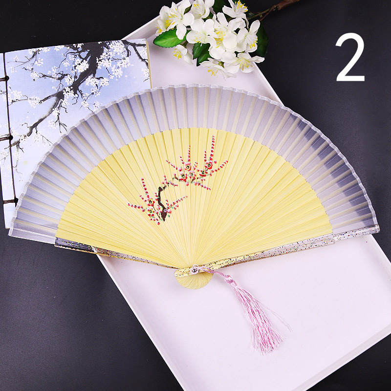 Fan de bambú pintado a mano Hanfu antiguo ventilador chino con estudiantes de danza esculpido fábrica de ventiladores al por mayor