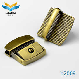 专业生产箱包锁厂家,高质量锌合金锁扣,男款压铸弹簧插锁合金按锁