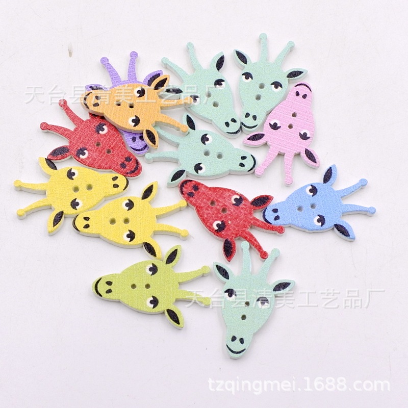 Dibujos animados pintados de bricolaje cabeza de ciervo botones de madera accesorios de ropa para niños cabeza de ciervo botones de madera 50 piezas por paquete