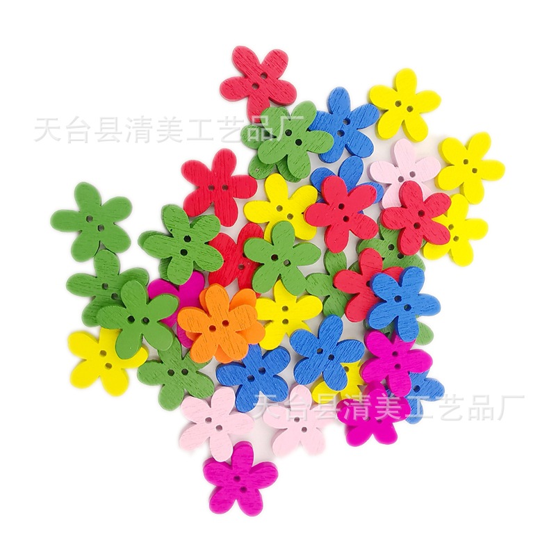 15/20mm madera colorido Plum Blossom botones en stock colorido europeo y americano pequeño Plum Blossom 50100/200 piezas un paquete