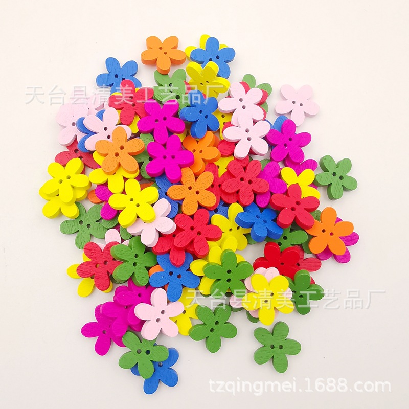 15/20mm madera colorido Plum Blossom botones en stock colorido europeo y americano pequeño Plum Blossom 50100/200 piezas un paquete