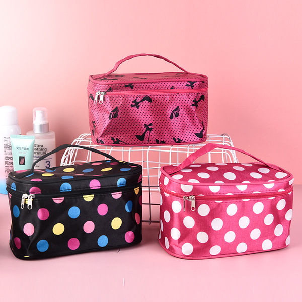 Fashionable cosmetic bag