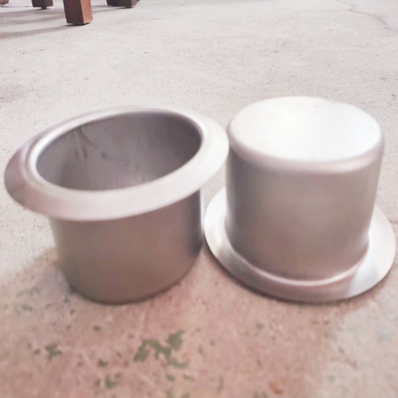 La fábrica de moldes produce moldes de estirado de acero inoxidable, herramientas de embutido profundo y equipos de procesamiento de vasos de acero inoxidable.