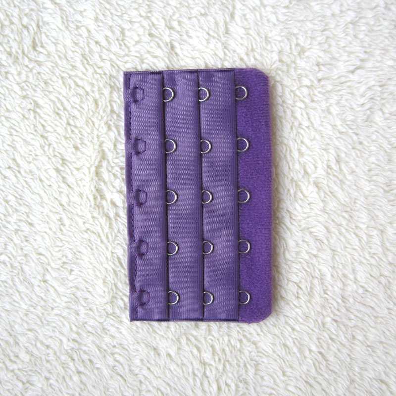 Deep purple (the picture may have color differences)