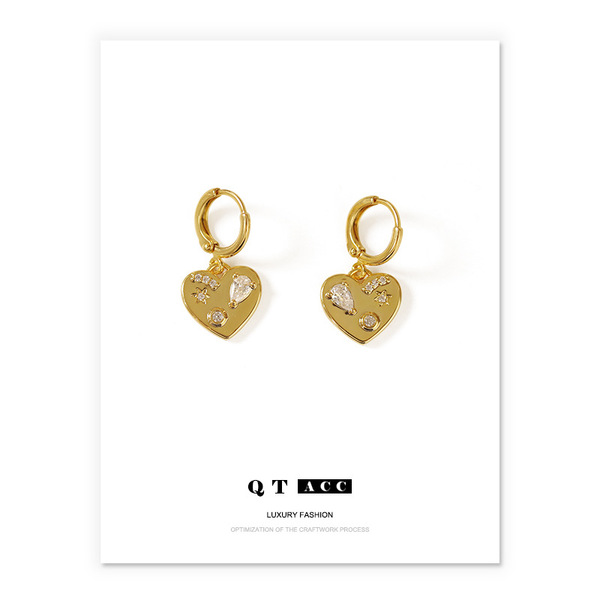 Brass cute elegant fashionable earrings with zircon heart shaped