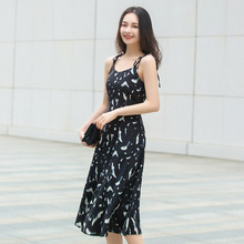 2025新款韩版女装修身显瘦印花长款连衣裙小勾吊带连衣裙一件代销