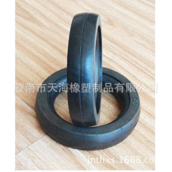 5X1 英寸实心光面橡胶轮胎应用于工具车行李车手推车邮车草坪机