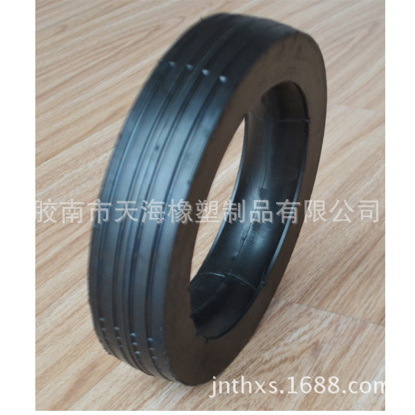 用于工具车的6.7X1.5 英寸空心直纹橡胶轮胎