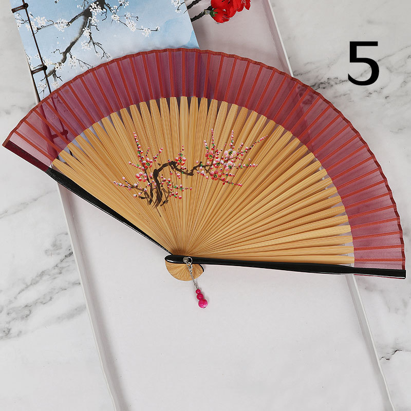 Ventilador de hanfu al por mayor pulido nuevo ventilador de tela de seda pintado a mano Ventilador plegable de estilo chino al por mayor de fábrica estilo antiguo