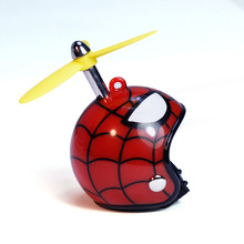 竹蜻蜓摩托车帽钥匙扣自行车灯滑行车安全灯头盔学生创意礼品风车