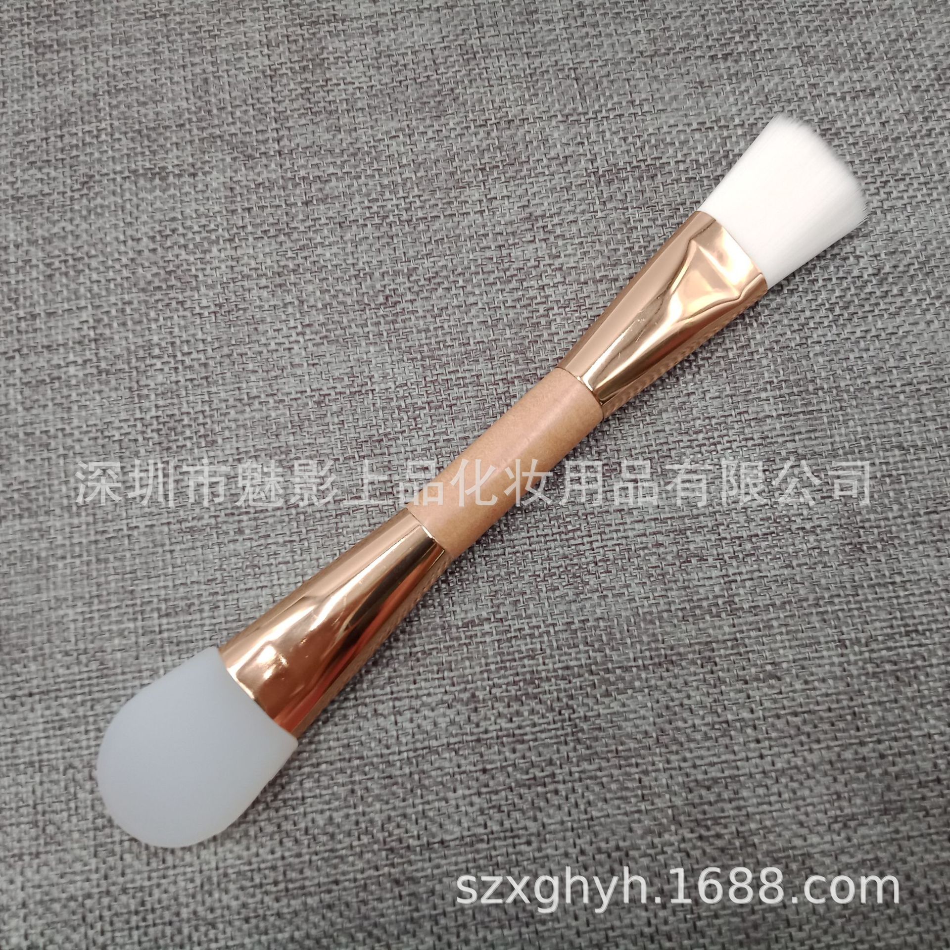 深圳好质量化妆刷现货雅芳硅胶面膜双头刷 DIY自制面膜铲粉底刷~