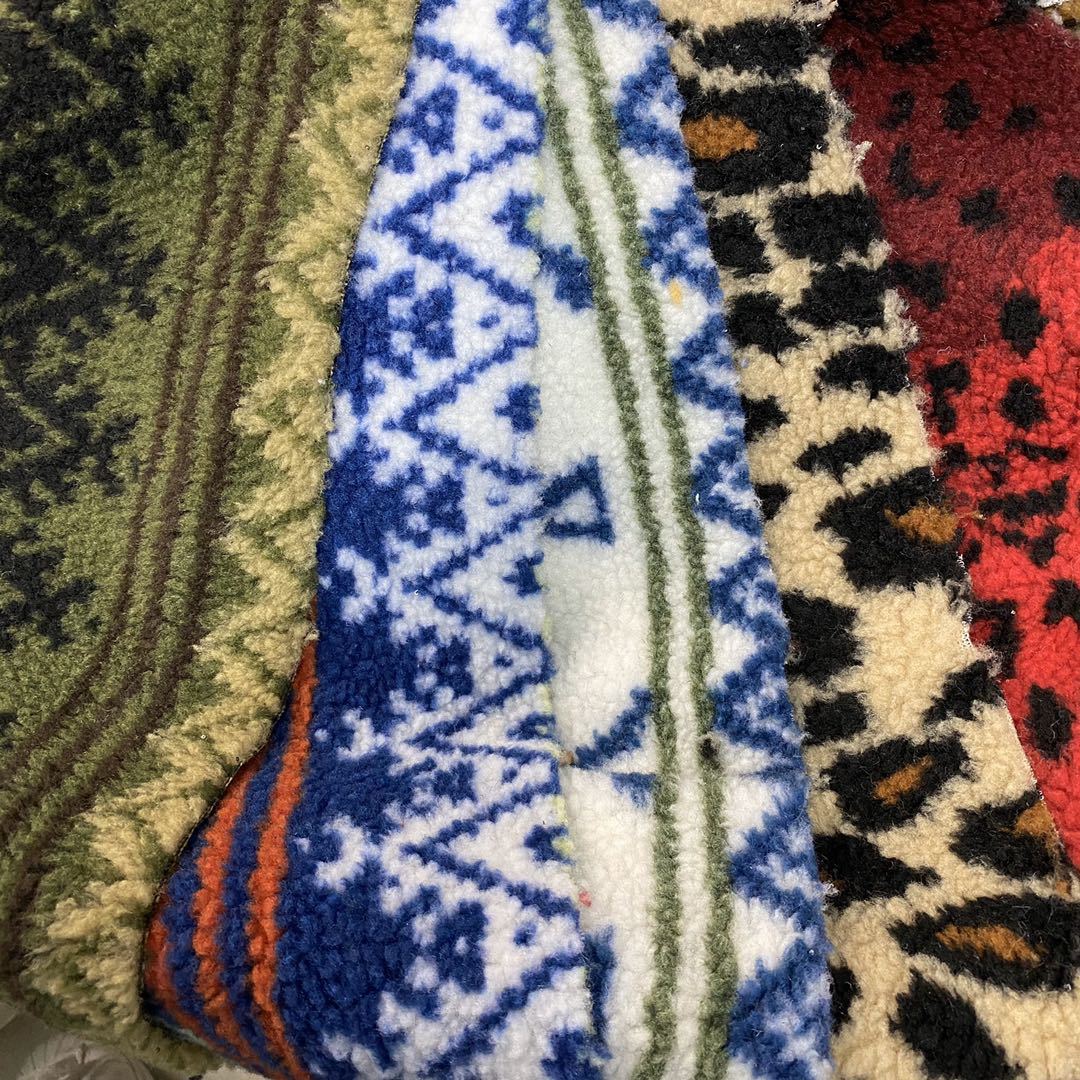 Jacquard impresión de cordero camuflado de cordero estilo nacional de cordero abrigo ropa casual tela de moda