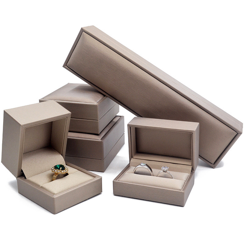 推荐全新拉丝仿皮吊坠盒首饰盒饰品手镯盒耳钉盒手链套装盒戒指盒