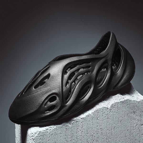 fashionable beach Crocs-style slippers