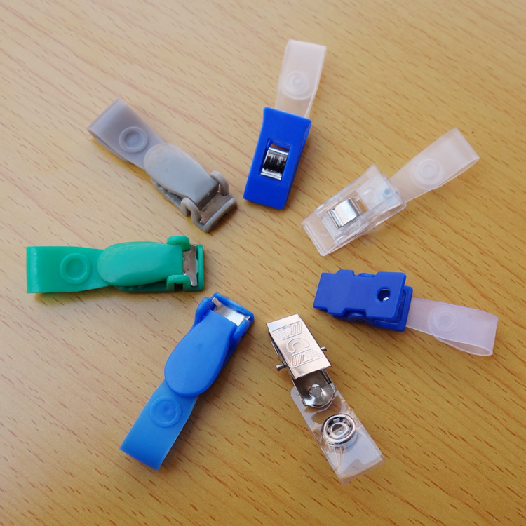 胸卡夹证卡夹展会证胸牌厂牌卡套夹子英文夹翻盖夹塑料员工胸牌夹