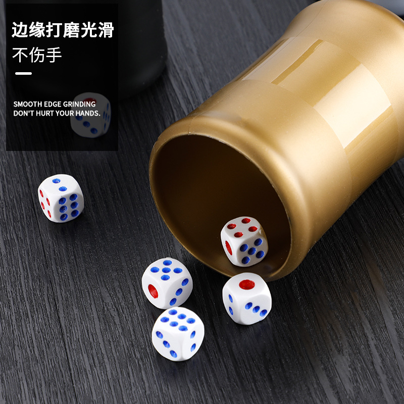 Taza de color de cintura pequeña Bar KTV Juego de taza de dados puestos de barbacoa puestos de comida Copa de tamiz de manivela Copa de dados