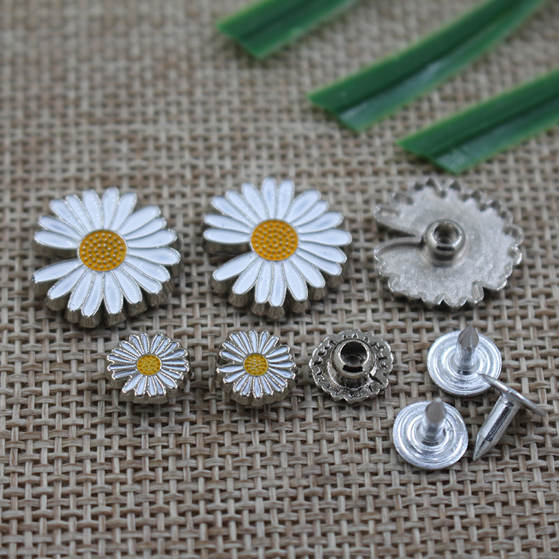 Wholesale Small Chanel-Style Jeans with Pockets and Rivets, Children's Clothing, Women's Bags, Leather Goods, Small Daisy Studs