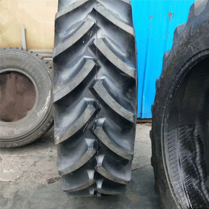 联合收割机轮胎520/70R38  580/70R38 钢丝真空胎 约翰迪尔拖拉机