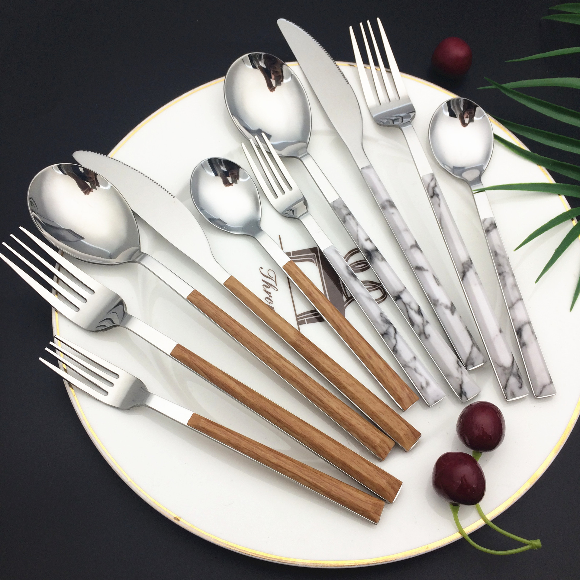 Amazon nueva venta al por mayor de acero inoxidable de madera vajilla hogar mango de plástico cuchillo, tenedor y cuchara japonés y coreano vajilla simple