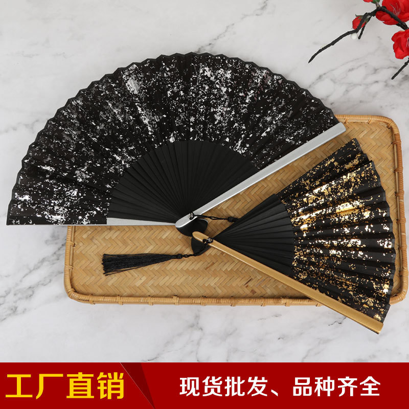 China ventilador plegable oro y plata ventilador de seda antiguo ventilador de baile clásico japonés props de estudio y ventilador al por mayor