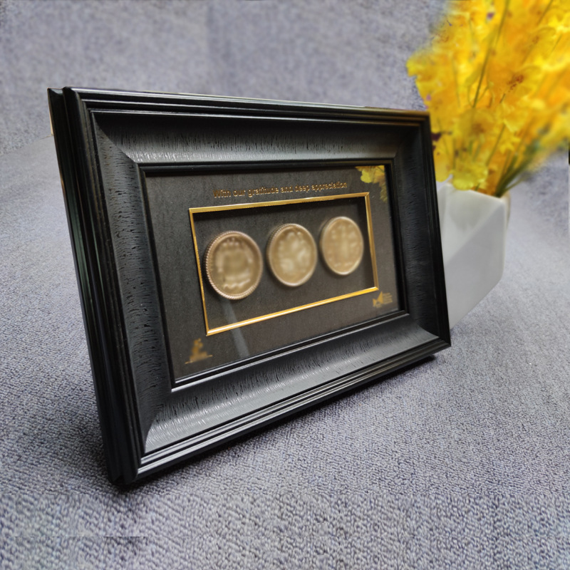 Hongyi Manufacturer Custom-Made Coin Photo Frame Badge Commemorative Box Picture Frame Gift Brooch Display Table Medal Medal Frame