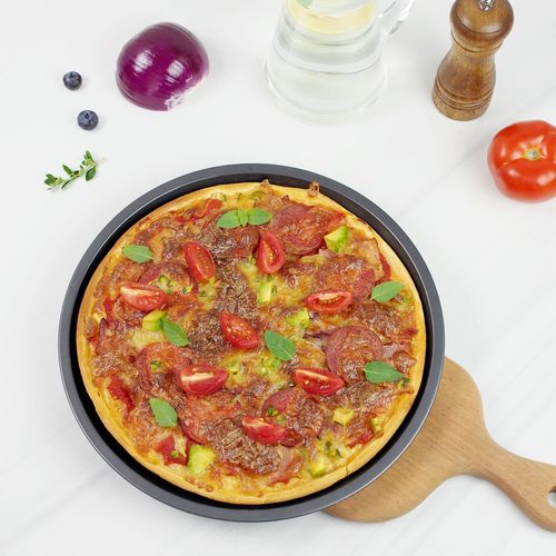 12-inch punched pizza pan round crispy non-stick coated pizza baking pan punched pizza pan baking grinding tool
