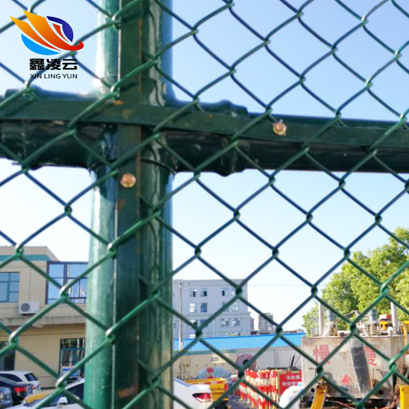 球场围栏批发篮球场防护围栏 体育场勾花围网学校球场围栏