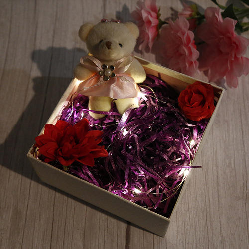 Factory direct wholesale 1KG high-end gold glitter candy box gift box filling colorful shimmering raffia paper strips