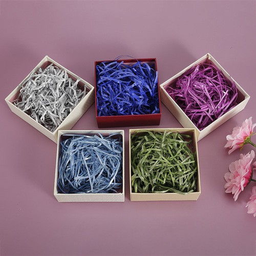 Factory direct wholesale 1KG high-end gold glitter candy box gift box filling colorful shimmering raffia paper strips