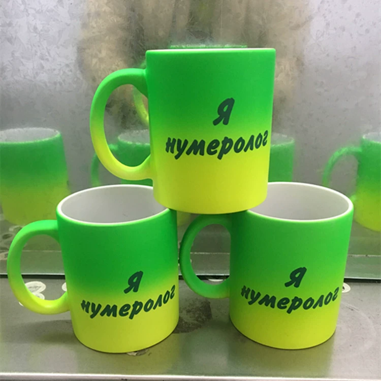 Заводская оптовая закупка краска краск spray керамическая чашка低温 краска покрытие чашка Радуга Магический Cup двойной цвет чашка