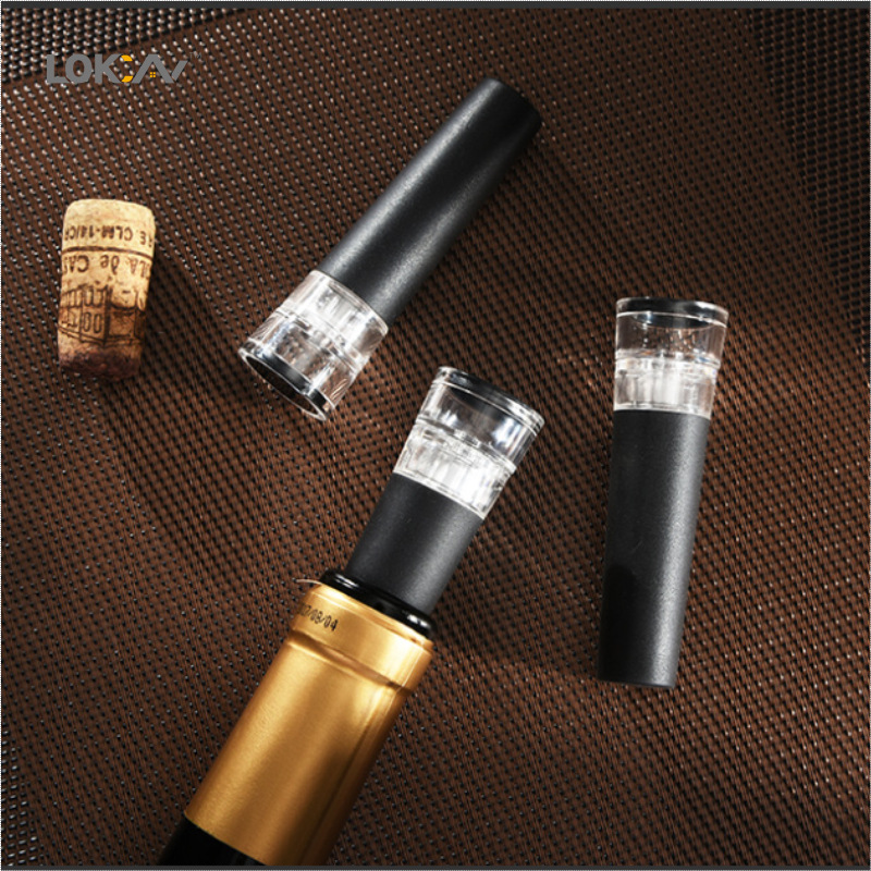 Vacuum bottle stopper sealed