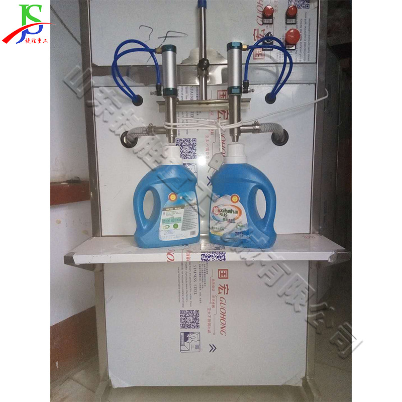 散装酒双头灌装机 洗衣液防冻液灌桶机 食用油活塞式灌装机现货