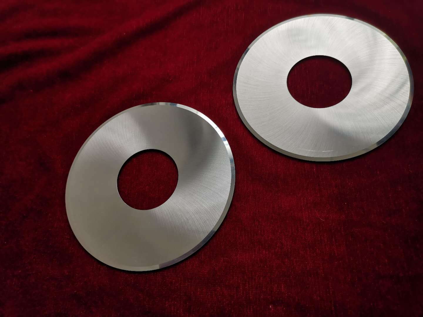 厂家供应钨钢喷熔布分条刀钨钢口罩机分条刀规格多样