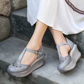 女式休闲单鞋;女式皮靴;平底拖鞋