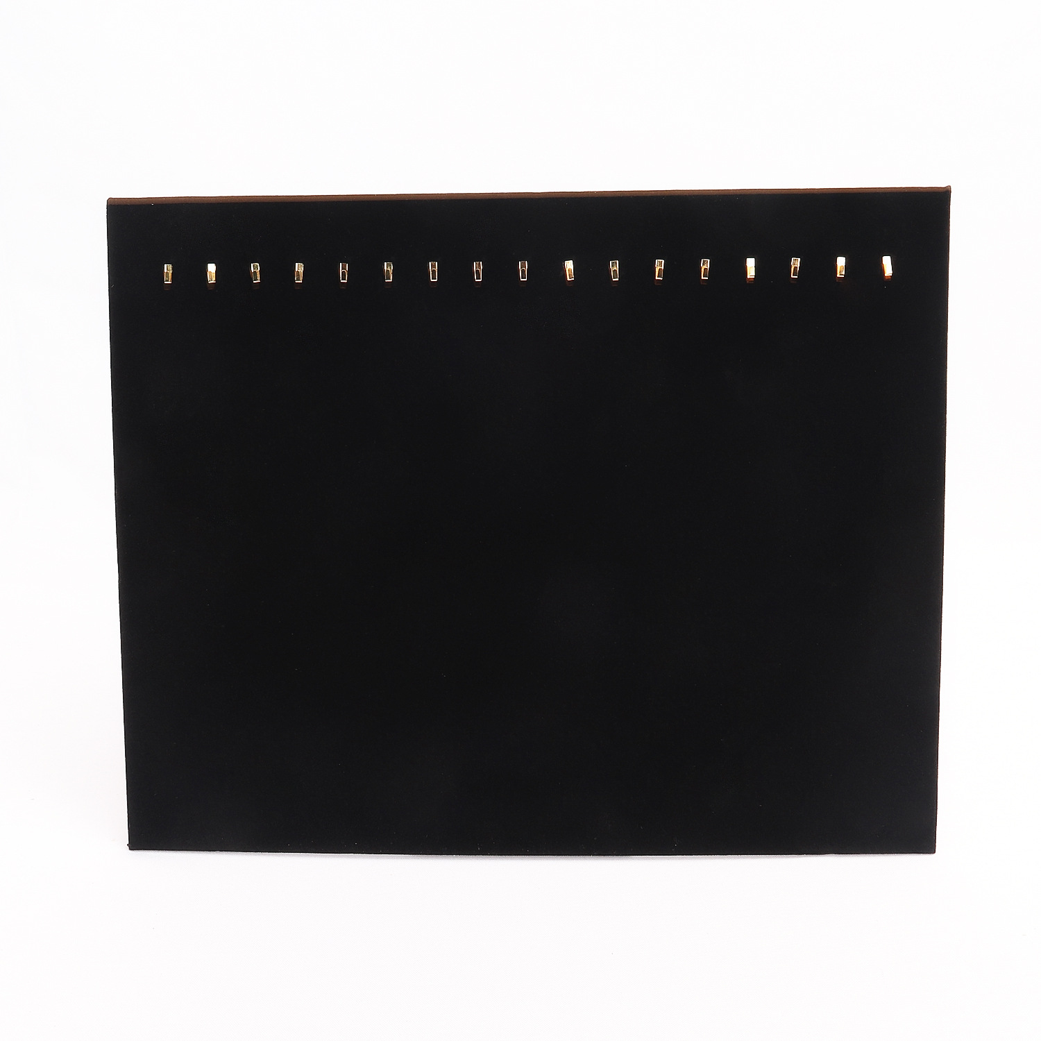 ���μ������鱦��Ʒչʾ���ɹҼܳ��м���ë�µ�̯��������չʾ��