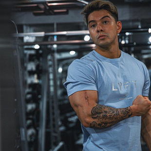 LYFT new short-sleeved men's loose cotton foreign trade T-shirt fashionable foreign trade moisture wicking one-piece delivery