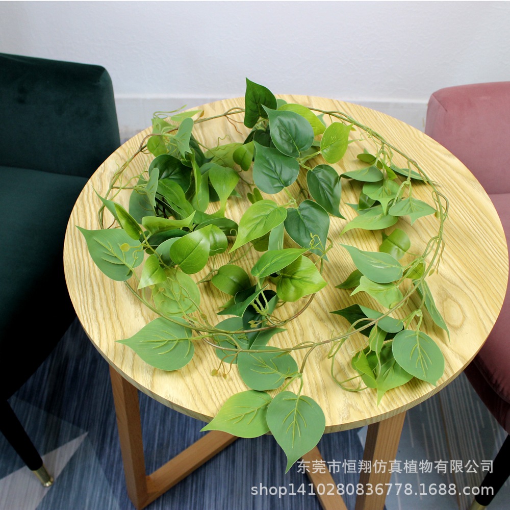 Fabricante de ratán de simulación de interior 2,1 metros de planta falsa artificial restaurante de ratán estilo de pared variedad decoración de ratán