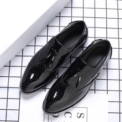 New Men's Casual Leather Shoes with Tassel Fashion Brogues, European and American Trendy Slip-On Shoes for Men, Large Size Cross-border