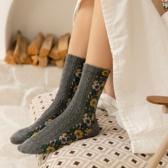 Women's Four-Season Socks, Vintage Mori Girl Style with Tiny Floral Patterns, Japanese College-Style, and European/American Cotton Socks—Factory Wholesale