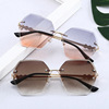 Fashionable trend metal sunglasses, glasses suitable for men and women from pearl solar-powered, 2023, European style