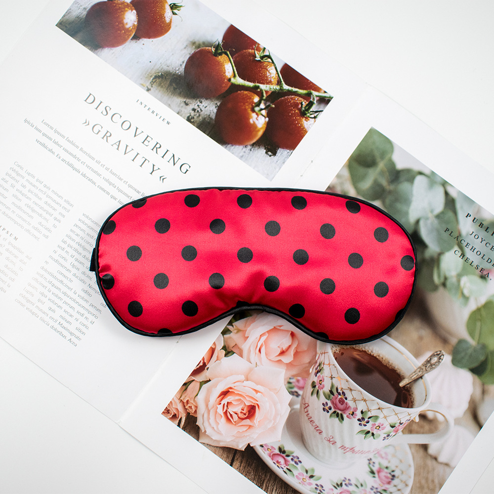 Lindo lunares máscara de ojo de seda artificial sombreado de doble cara bolsa de hielo compresa fría y caliente máscara de ojo de satén bolsa de medicina para dormir en stock