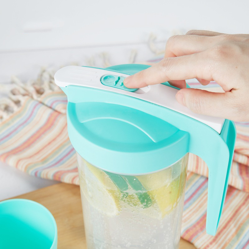 Suministro directo de fábrica 1.6L una olla cuatro tazas selladas portátil hervidor de plástico traje imprimible LOGO regalo hervidor de agua fría