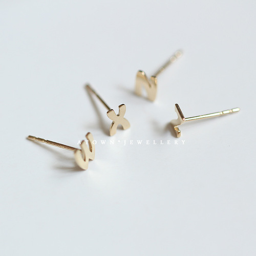 Light plate 26 letters S925 sterling silver plated 14K gold stud earrings Cute English letters mini name simple earrings