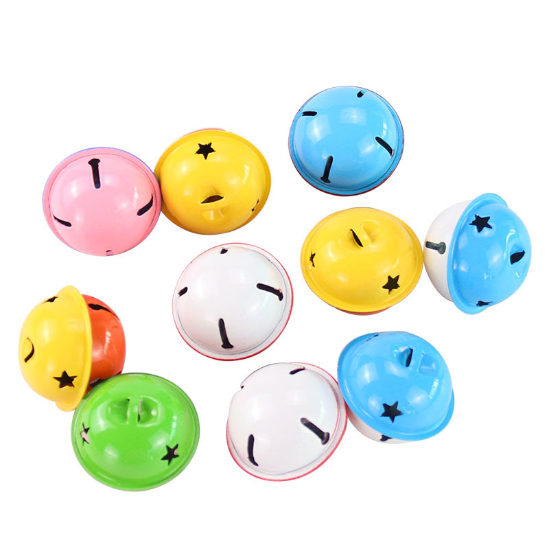Suministro directo de fábrica nueva mascota campana bola DIY adornos para mascotas accesorios suministros gato campana en stock al por mayor