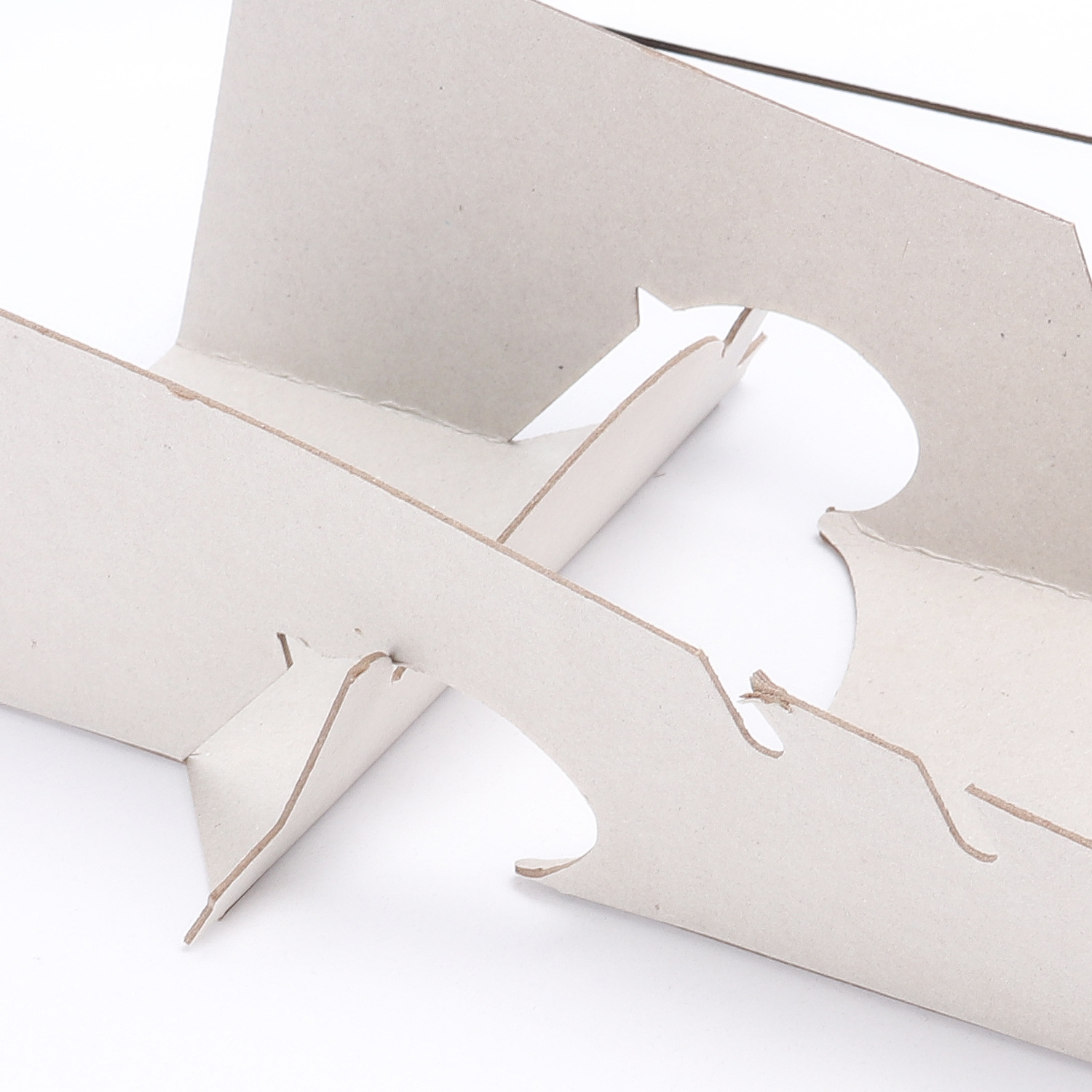 ���μ������鱦��Ʒչʾ���ɹҼܳ��м���ë�µ�̯��������չʾ��