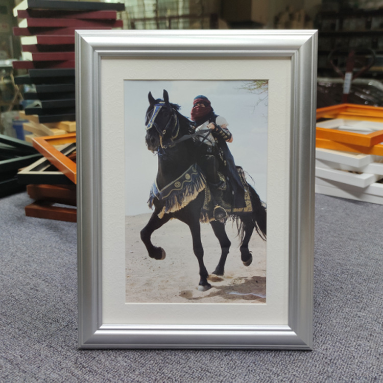 Hongyi custom-made wooden photo frame A4 certificate frame Logo creative business gifts small photo frame wall hanging