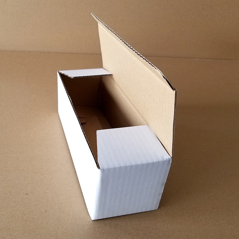 Embalaje de caja de cartón blanco Taobao expreso caja de embalaje blanca dura de tres capas entrega corrugado duro