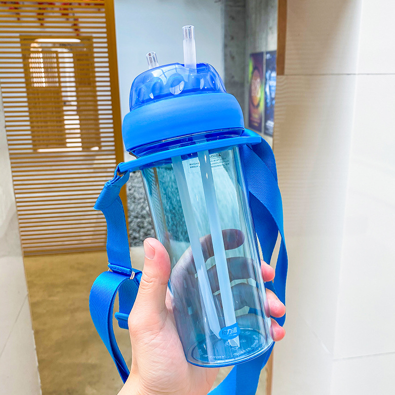 Correa de gran capacidad doble taza de agua de paja taza de agua verano fresco sellado taza de plástico lindo estudiante taza al aire libre