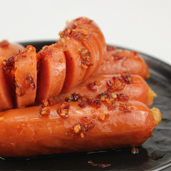 Licheng Spicy and Crispy Sausage 26g Bucket Pack Snack Food Wholesale Ready-to-Eat Meat Product Hot Dog Ham Small Sausage